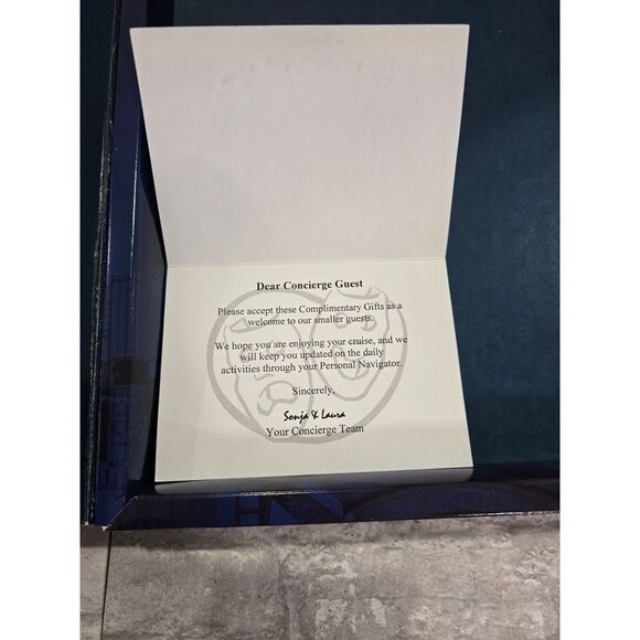 Millennium 2001 Disney Cruise Photo Album And Memory Box Signed By Captain‎ - Picture 10 of 13